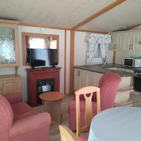 露营富恩特斯卡斯酒店 2* Burgo